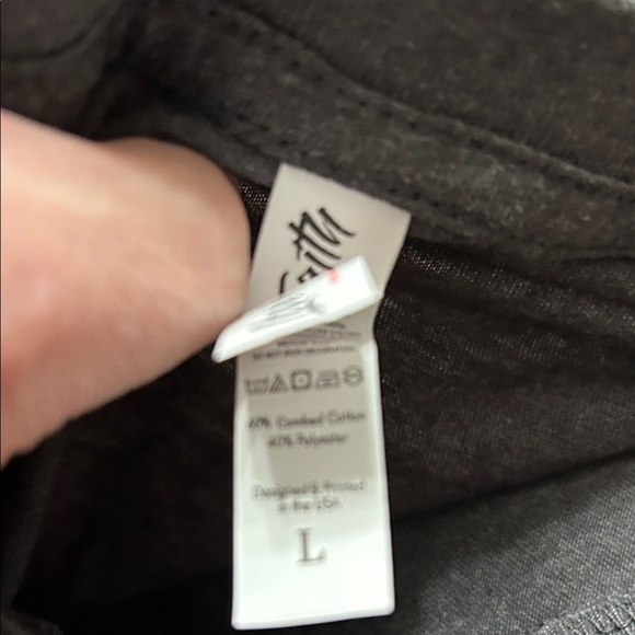 Love in Faith “I’ve Survived….” Gray Tee - Picture 3 of 3